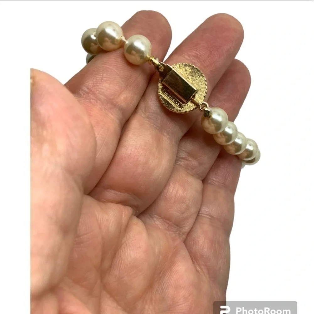 Cacharel Gold tone faux pearl 7” bracelet